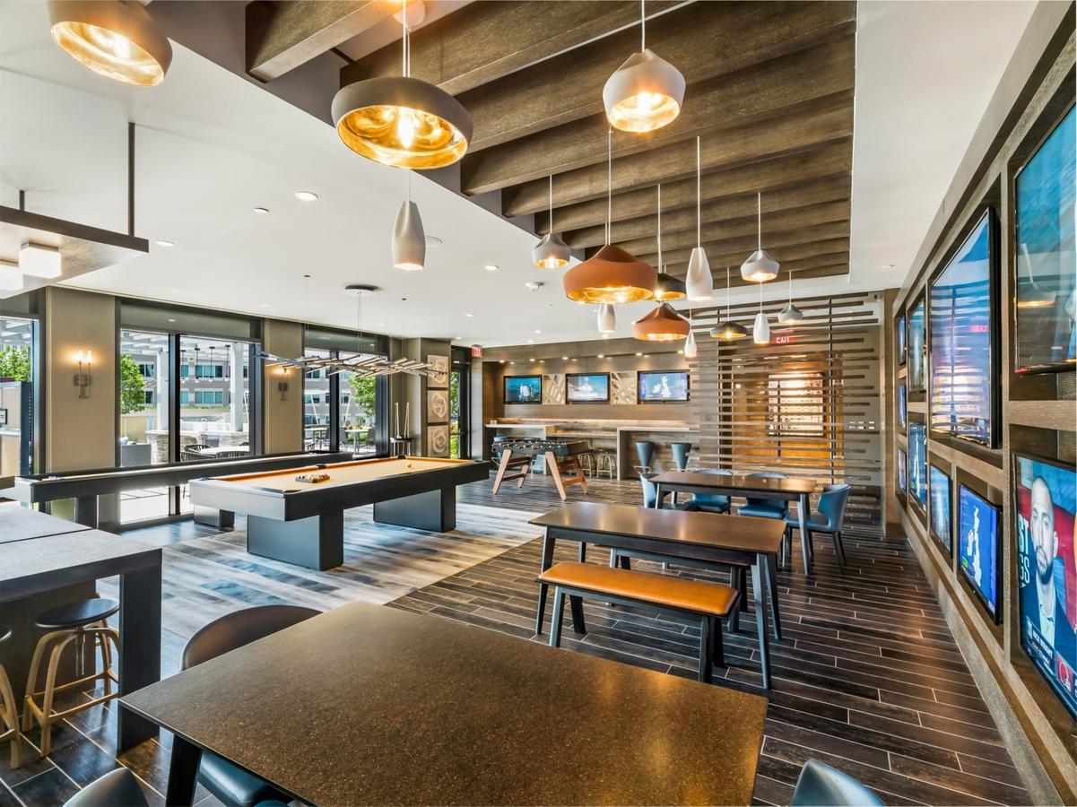 Bluebird Suites At Reston Town Center - thumb 24
