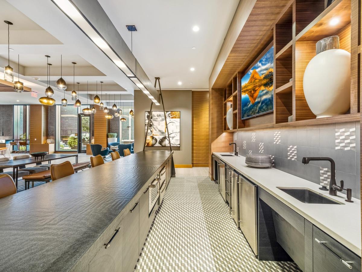 Bluebird Suites At Reston Town Center - thumb 21