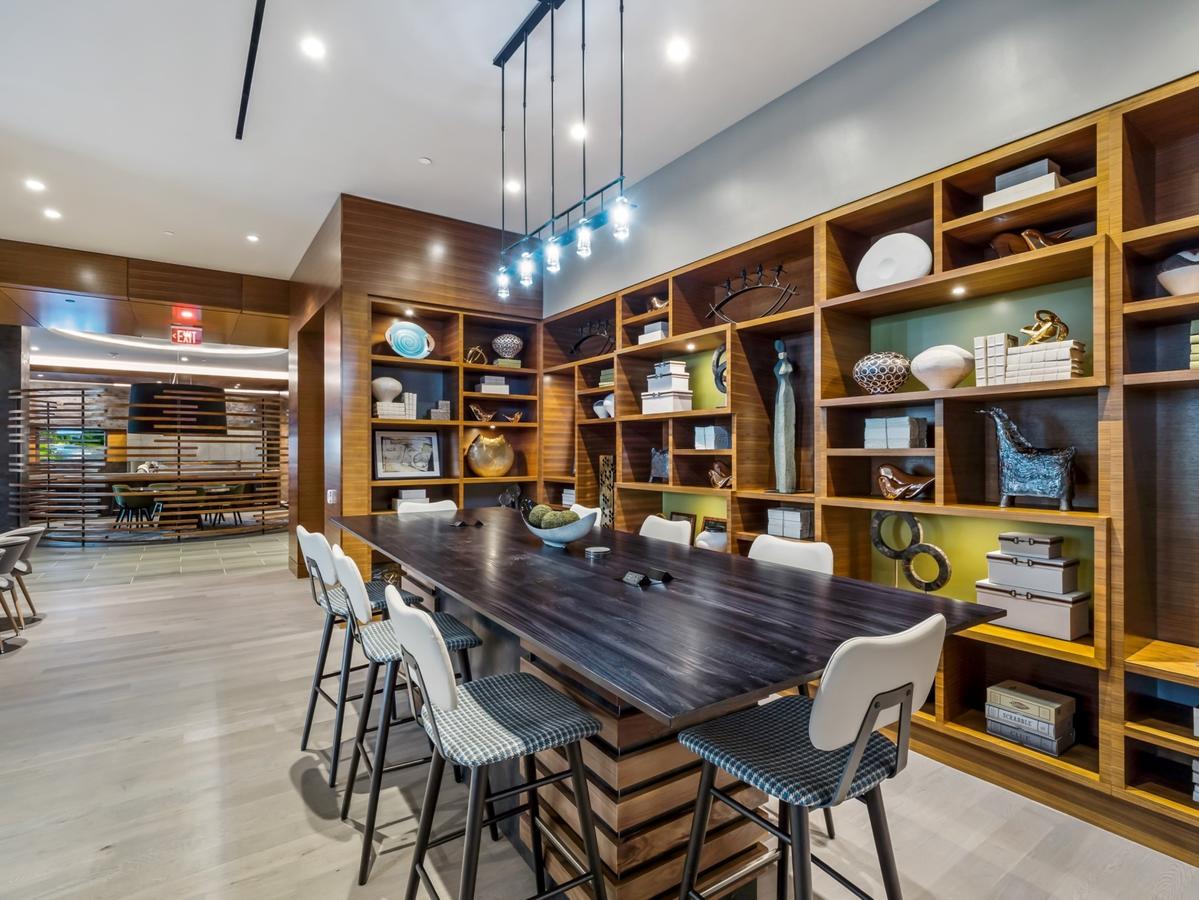Bluebird Suites At Reston Town Center - thumb 32