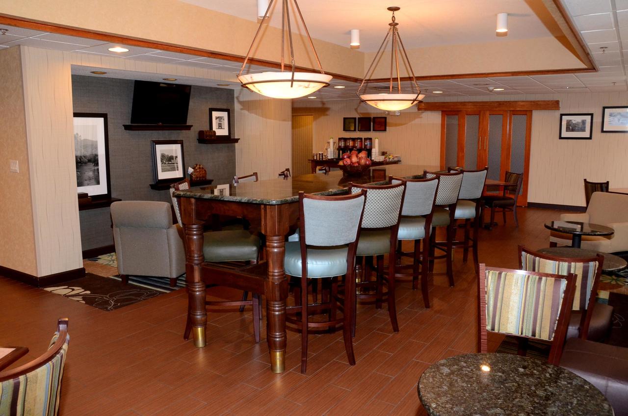 Hampton Inn Abingdon - thumb 16