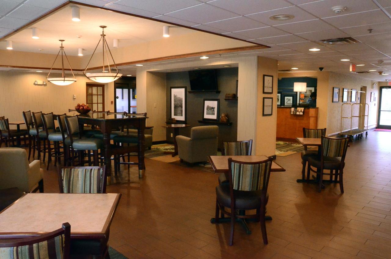 Hampton Inn Abingdon - thumb 3