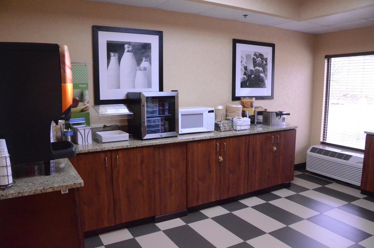 Hampton Inn Abingdon - thumb 24