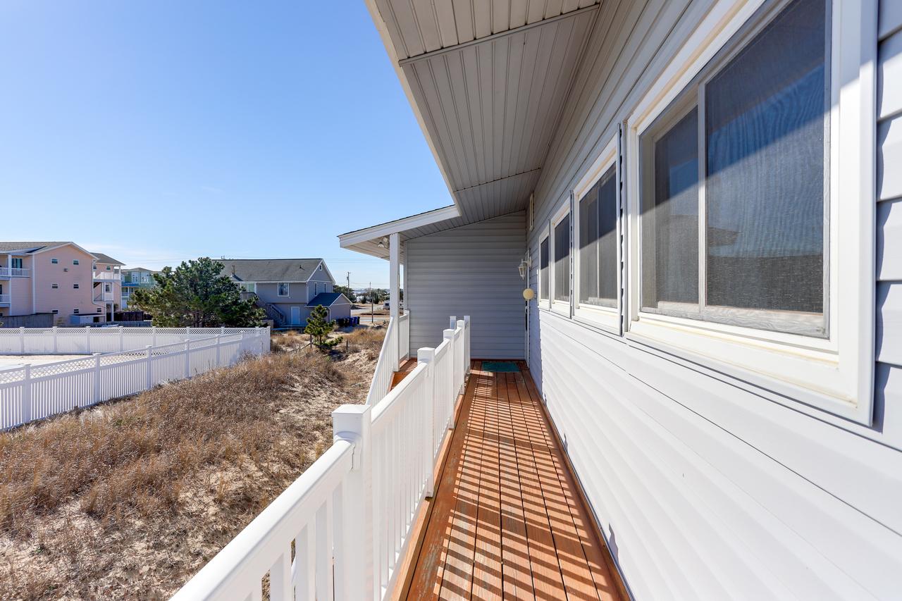 Cozy Beach Cottage, Wave Watching Delight! Sleeps 10! - thumb 6