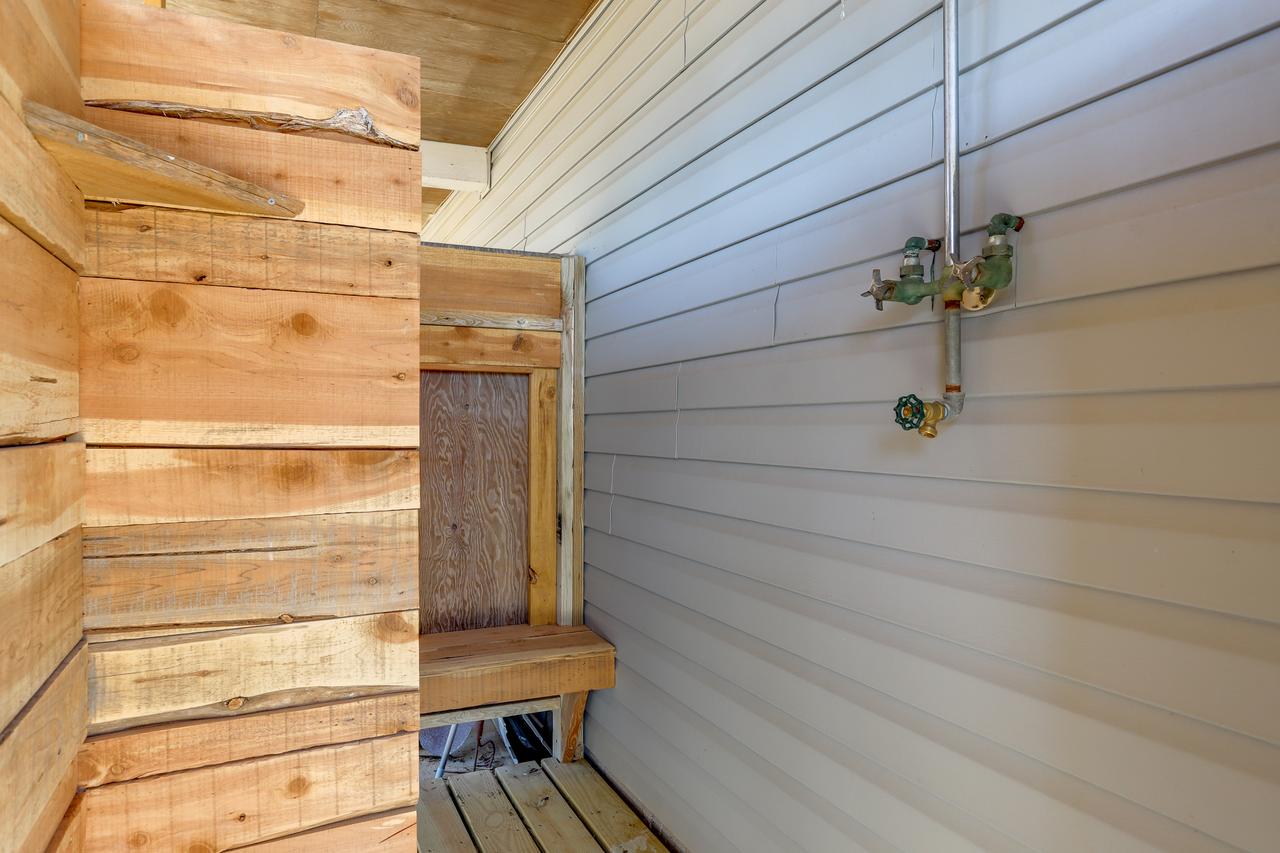 Cozy Beach Cottage, Wave Watching Delight! Sleeps 10! - thumb 5