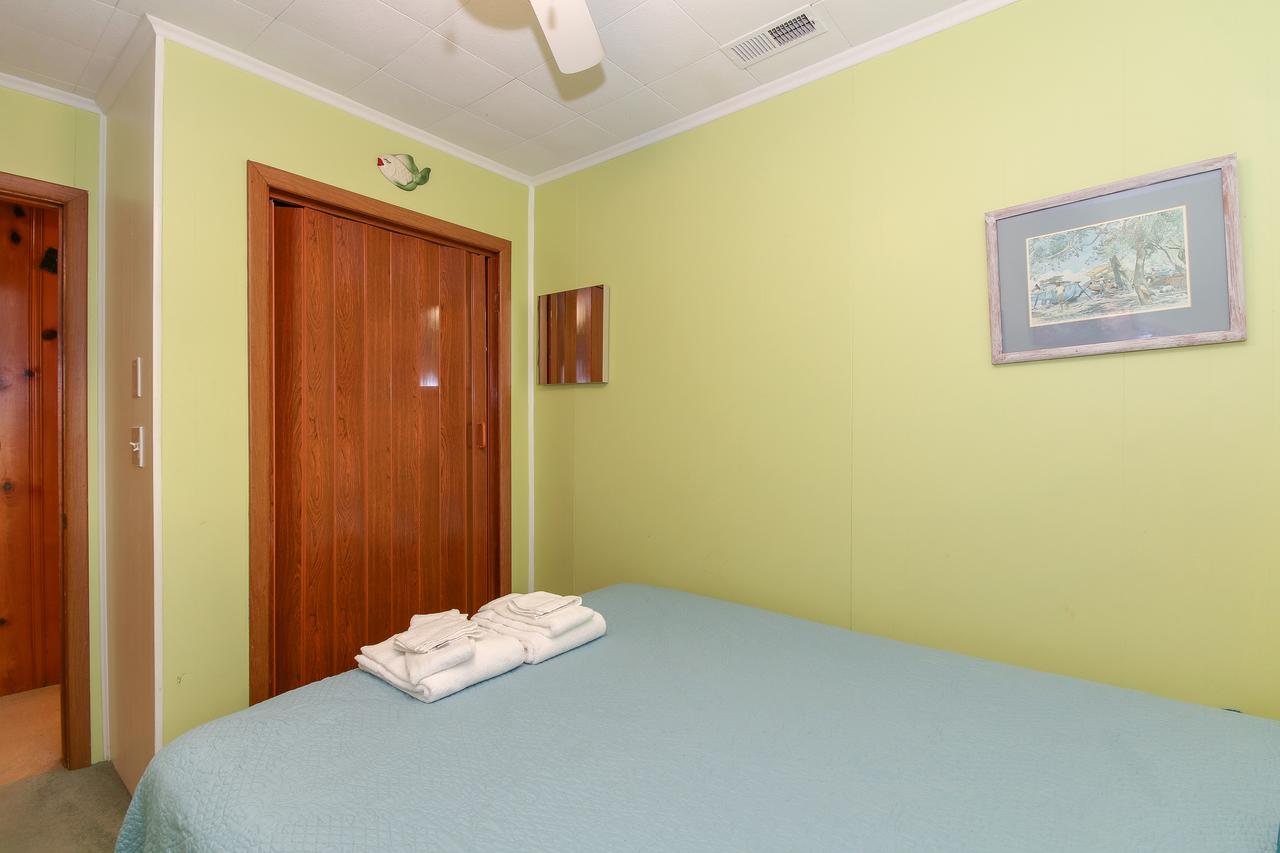 Cozy Beach Cottage, Wave Watching Delight! Sleeps 10! - thumb 19