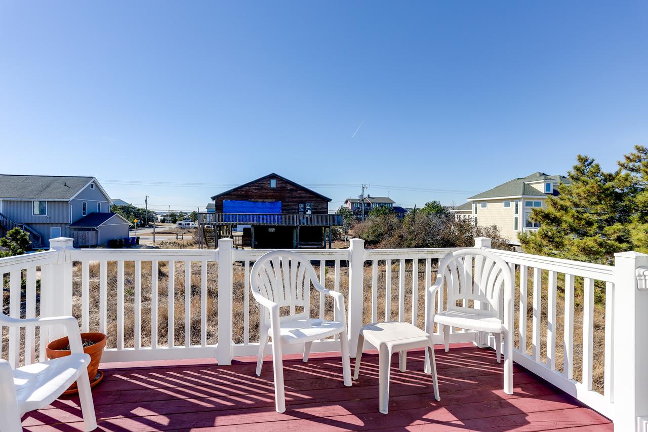 Cozy Beach Cottage, Wave Watching Delight! Sleeps 10! - thumb 23