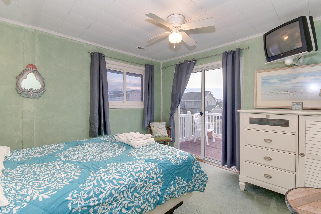 Cozy Beach Cottage, Wave Watching Delight! Sleeps 10! - thumb 14