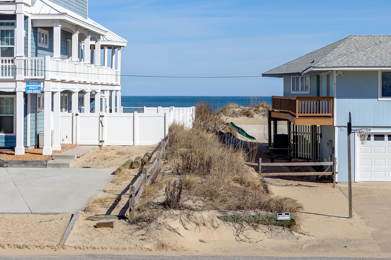 Cozy Beach Cottage, Wave Watching Delight! Sleeps 10! - thumb 28
