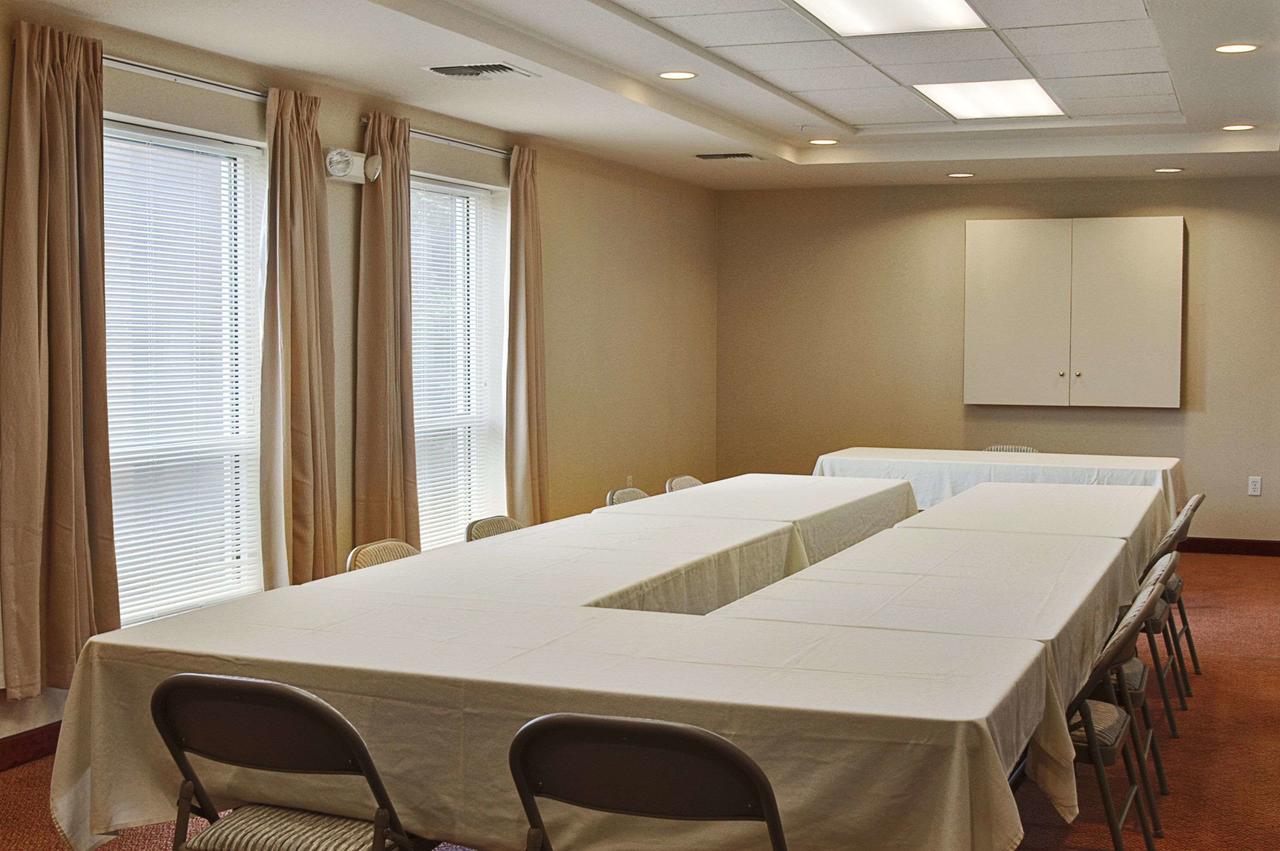 Ramada By Wyndham SeaTac Airport - thumb 34