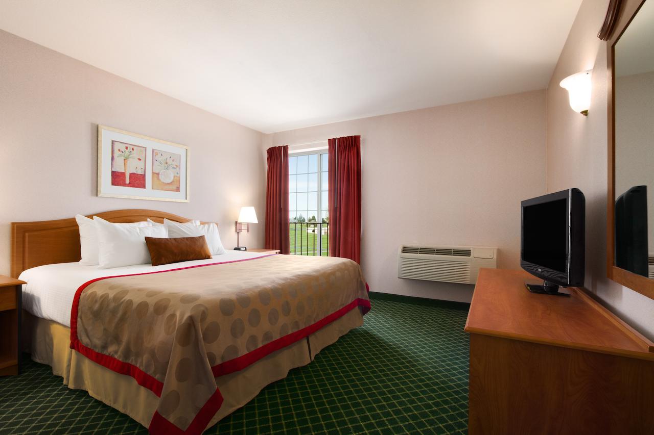 Ramada By Wyndham SeaTac Airport - thumb 15