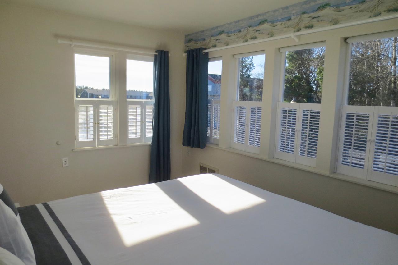 Boardwalk Cottages - thumb 33