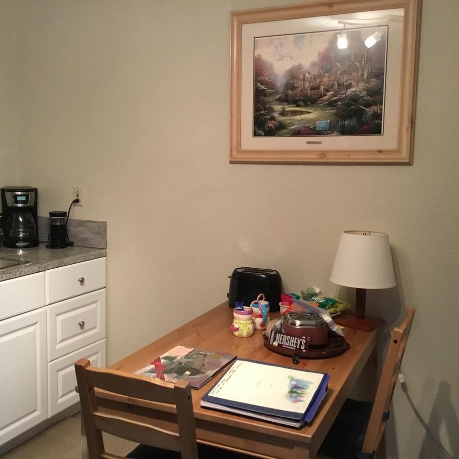 Mountain Meadows Inn - thumb 28