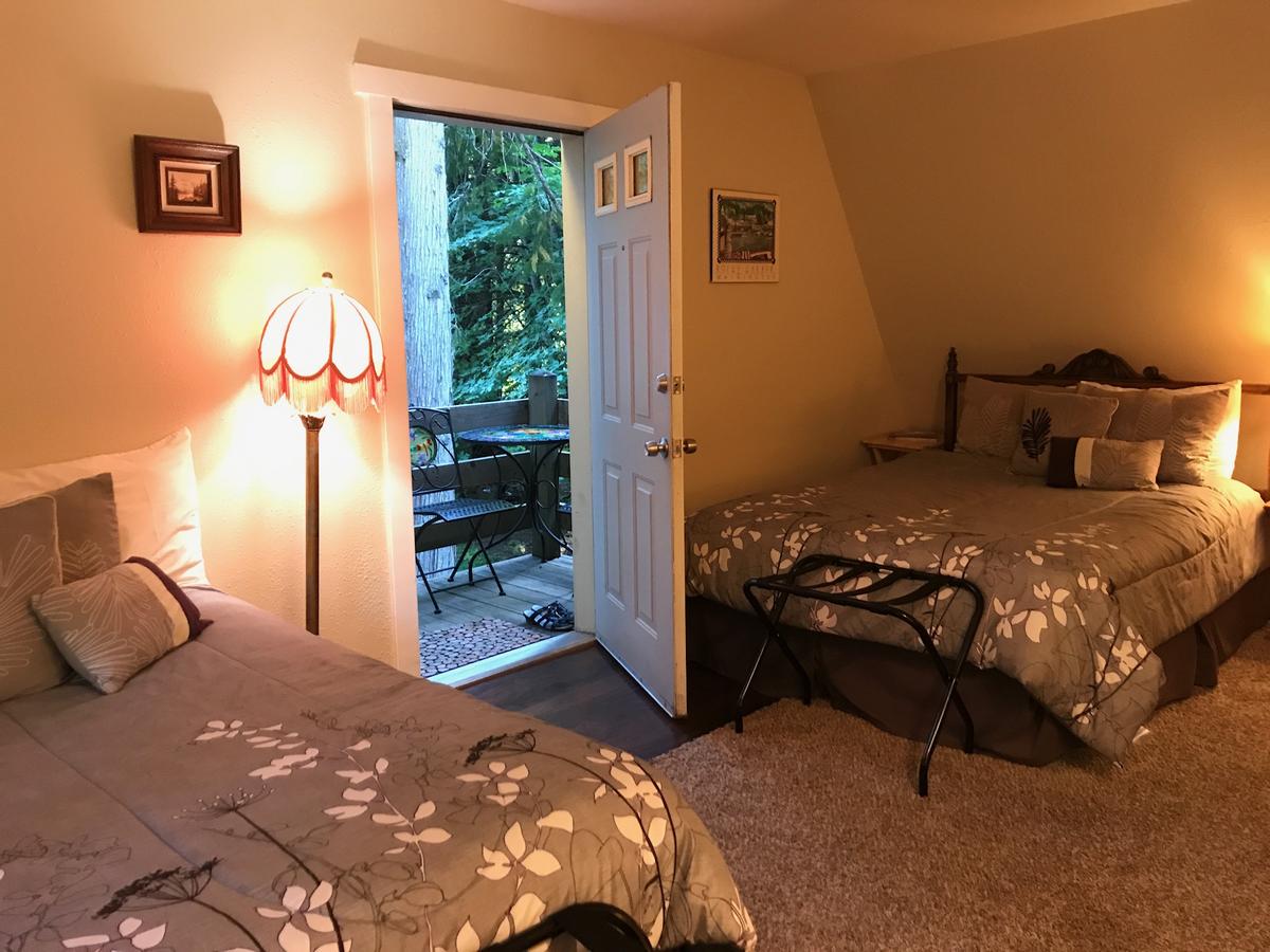 Mountain Meadows Inn - thumb 33