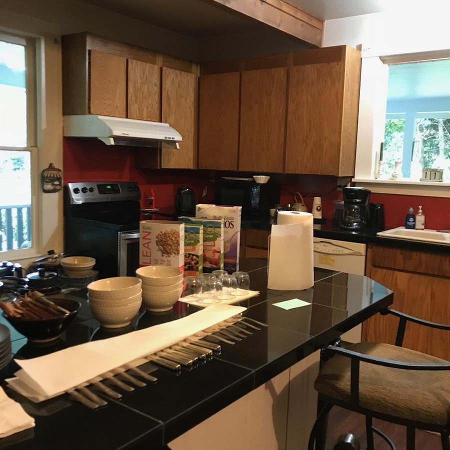 Mountain Meadows Inn - thumb 43