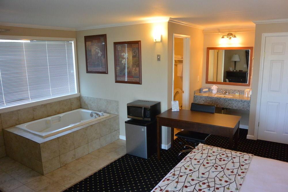 Days Inn By Wyndham Lakewood South Tacoma - thumb 1