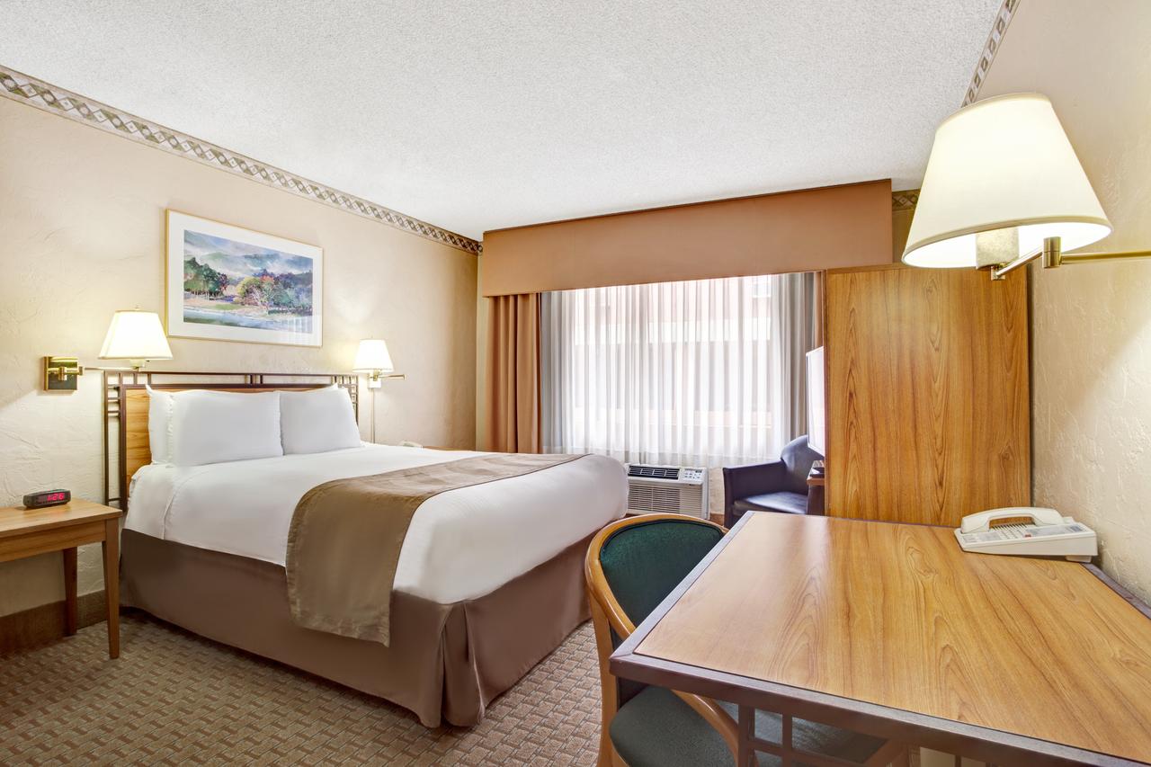 Travelodge By Wyndham Seattle By The Space Needle - thumb 2