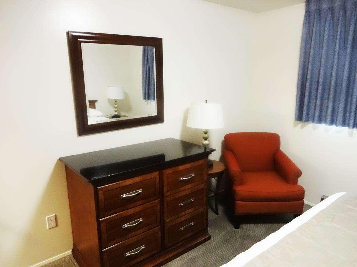 University Motel Suites - thumb 13