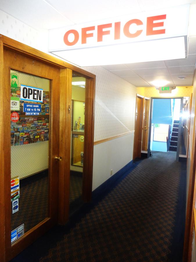 University Motel Suites - thumb 19
