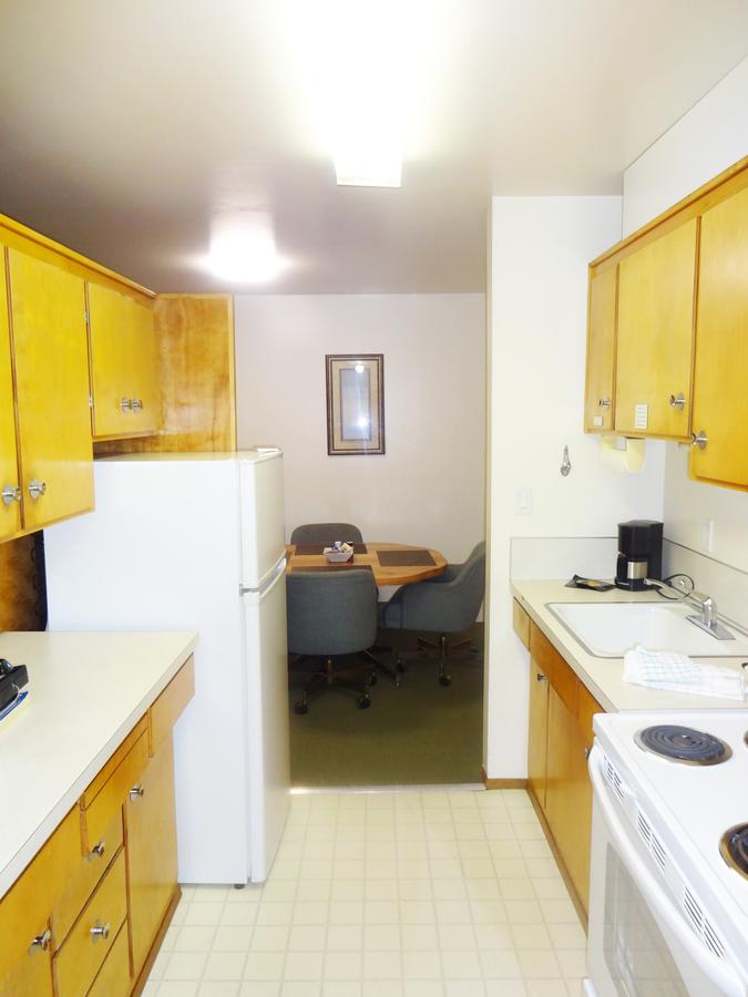 University Motel Suites - thumb 10