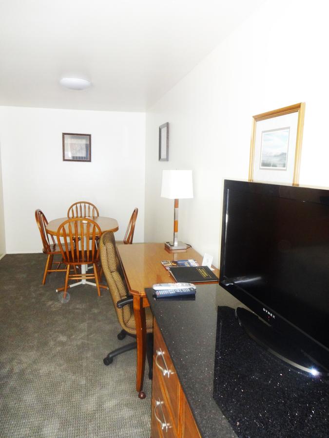 University Motel Suites - thumb 6