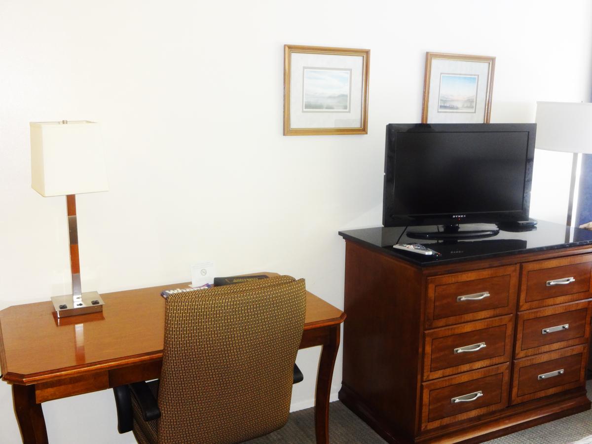 University Motel Suites - thumb 12