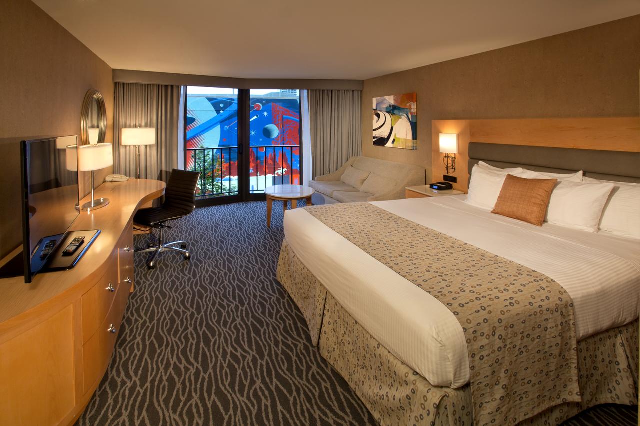 Warwick Seattle - thumb 4