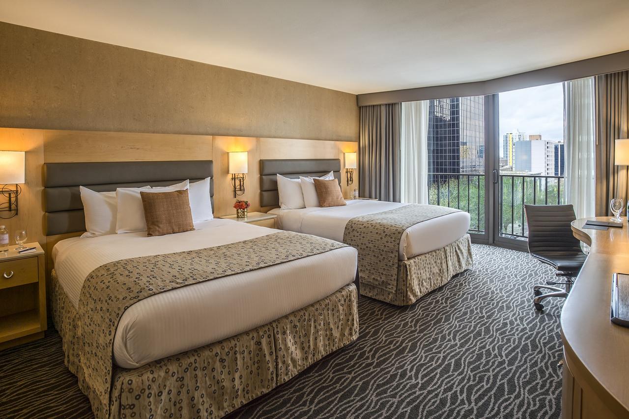 Warwick Seattle - thumb 1