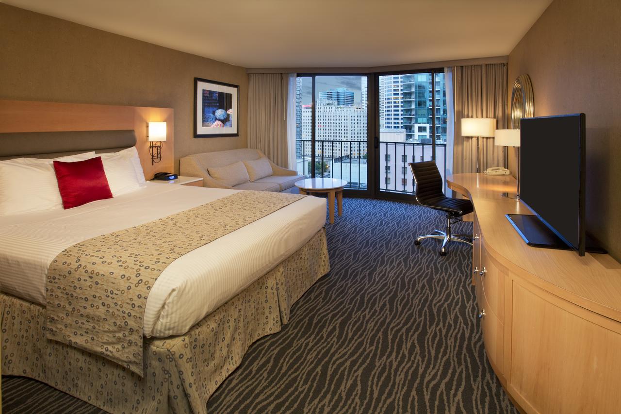 Warwick Seattle - thumb 3