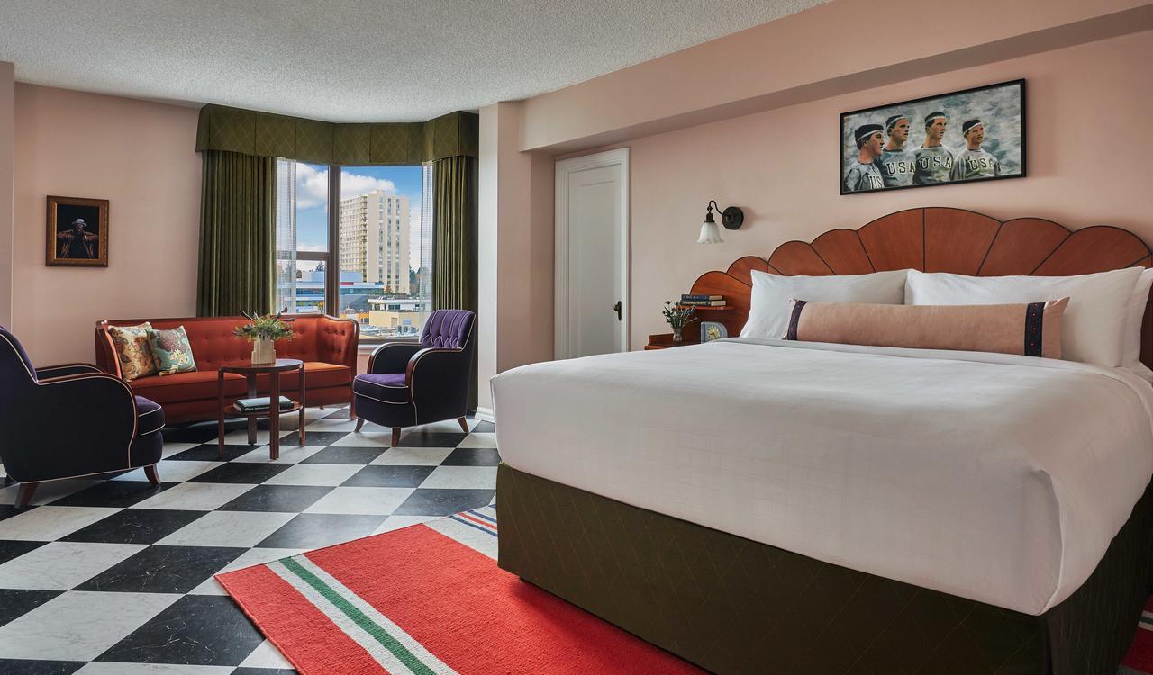 Graduate Seattle - thumb 25