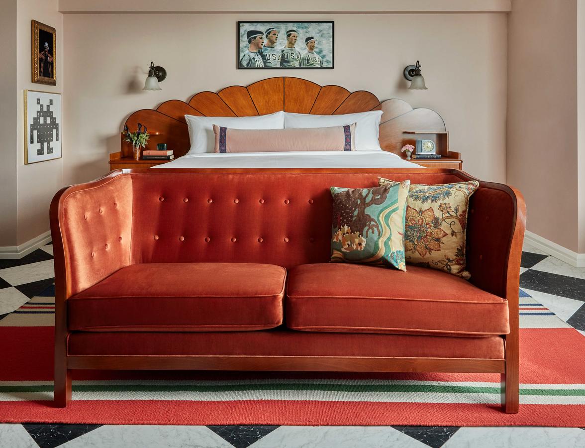 Graduate Seattle - thumb 39