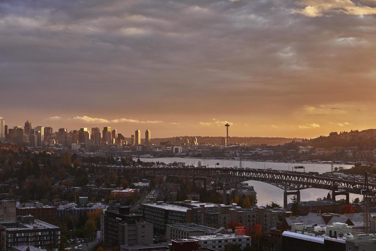 Graduate Seattle - thumb 4