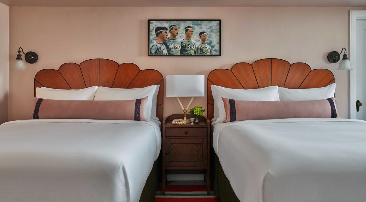 Graduate Seattle - thumb 28