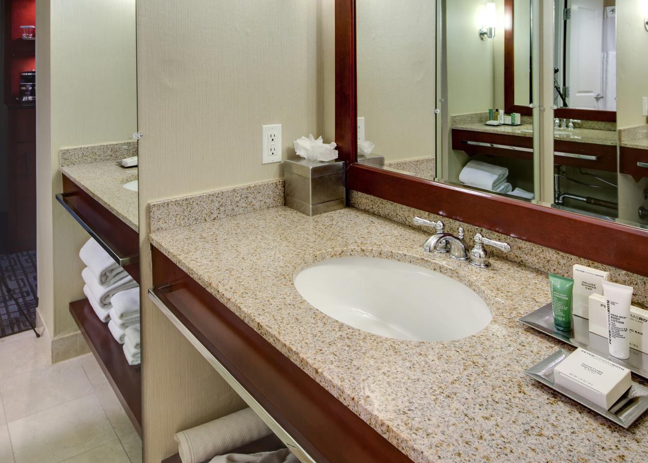 Hilton Seattle - thumb 26
