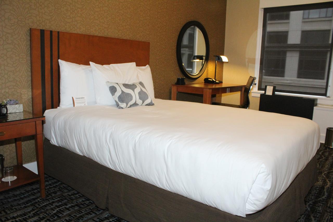 Executive Hotel Pacific - thumb 1