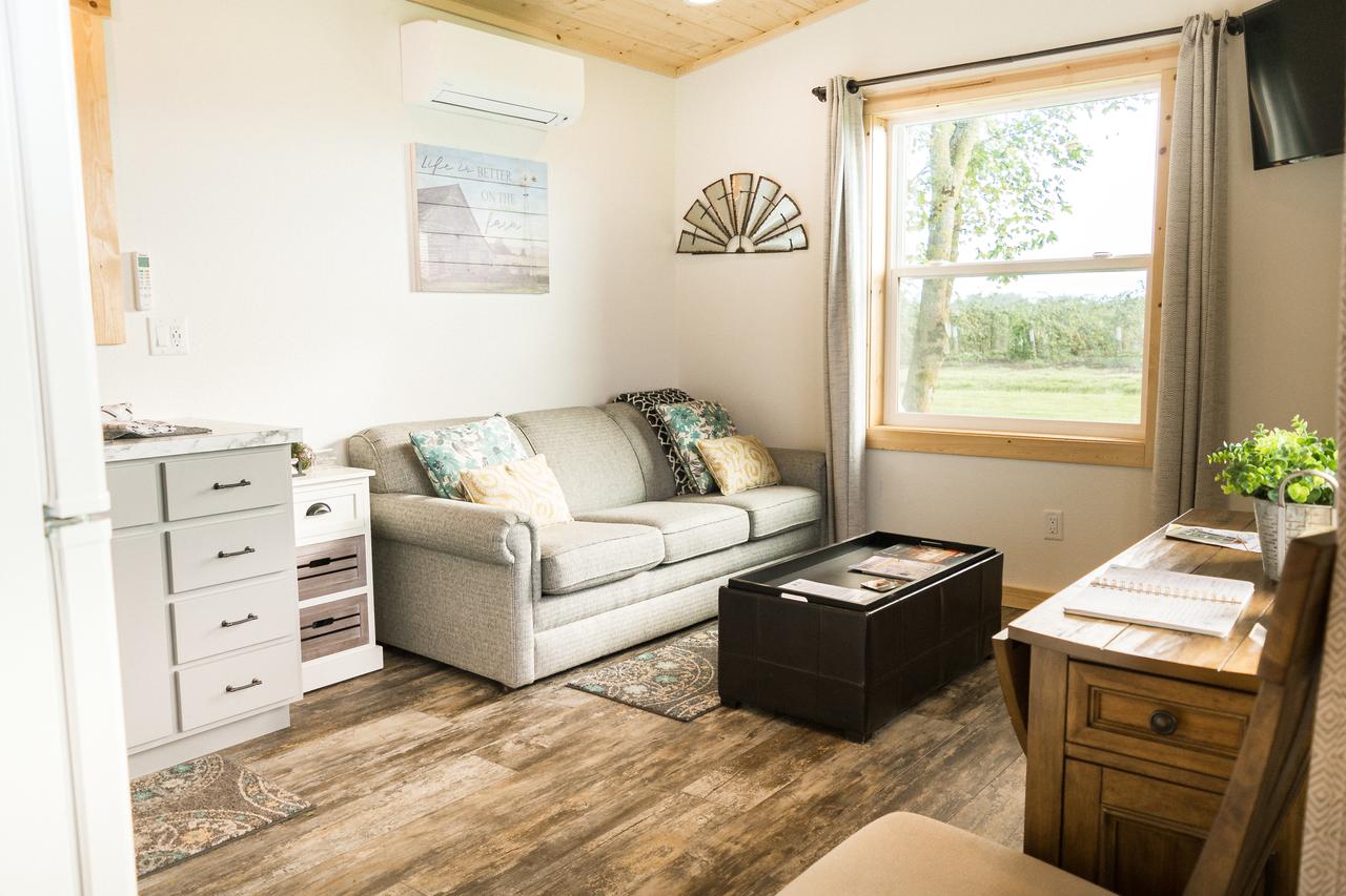 Oostema Farmstead Inn Tiny House - thumb 5