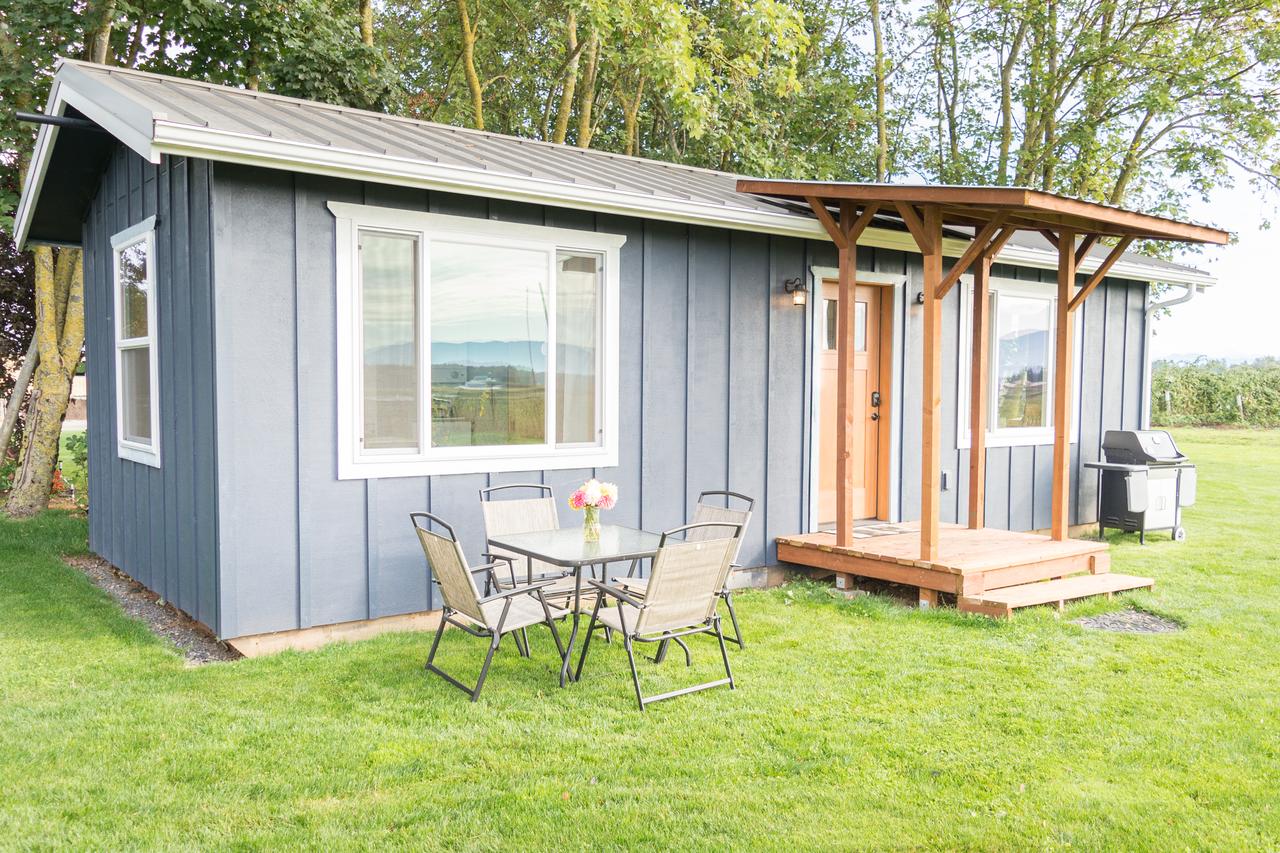 Oostema Farmstead Inn Tiny House - thumb 1