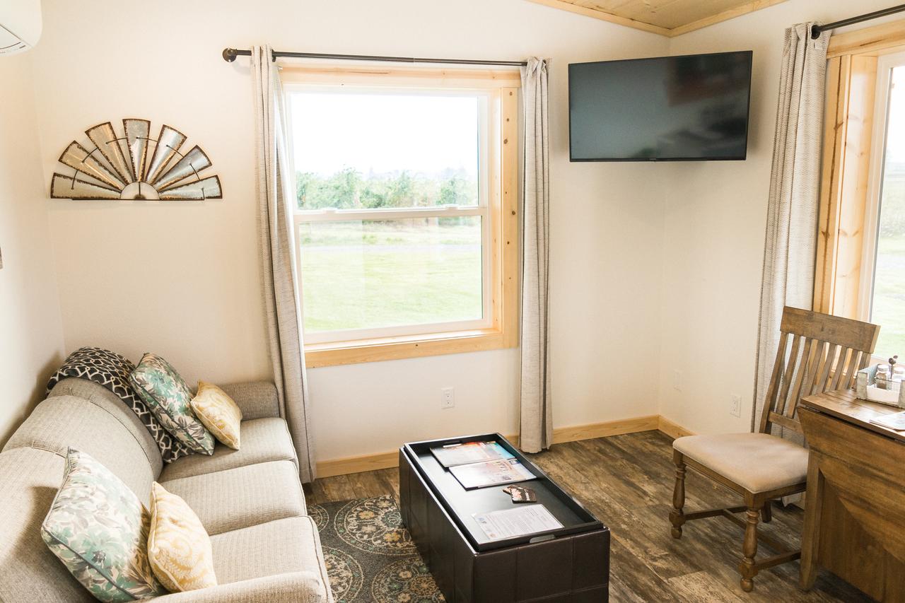 Oostema Farmstead Inn Tiny House - thumb 6