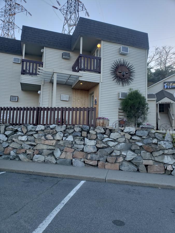 Columbia River Inn - thumb 0