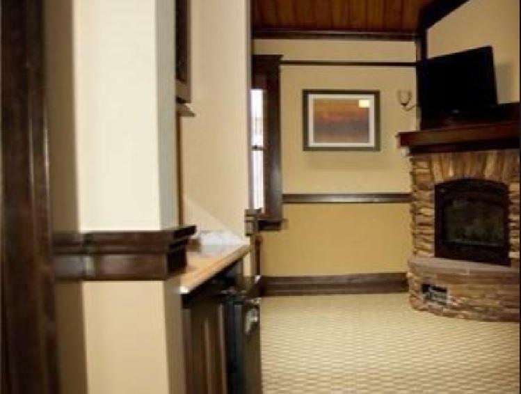 Lakeview Hotel - thumb 10