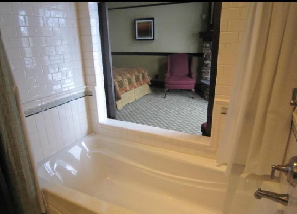 Lakeview Hotel - thumb 20