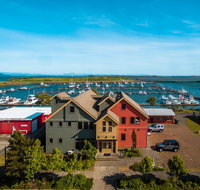 At The Helm Hotel - USA Accommodation