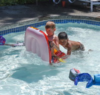 Thunderbird One-Bedroom Cabin 5 - USA Accommodation