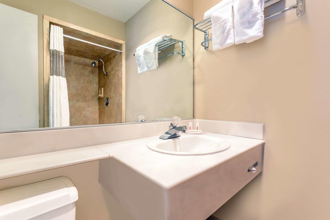 Travelodge By Wyndham Seattle University - thumb 15