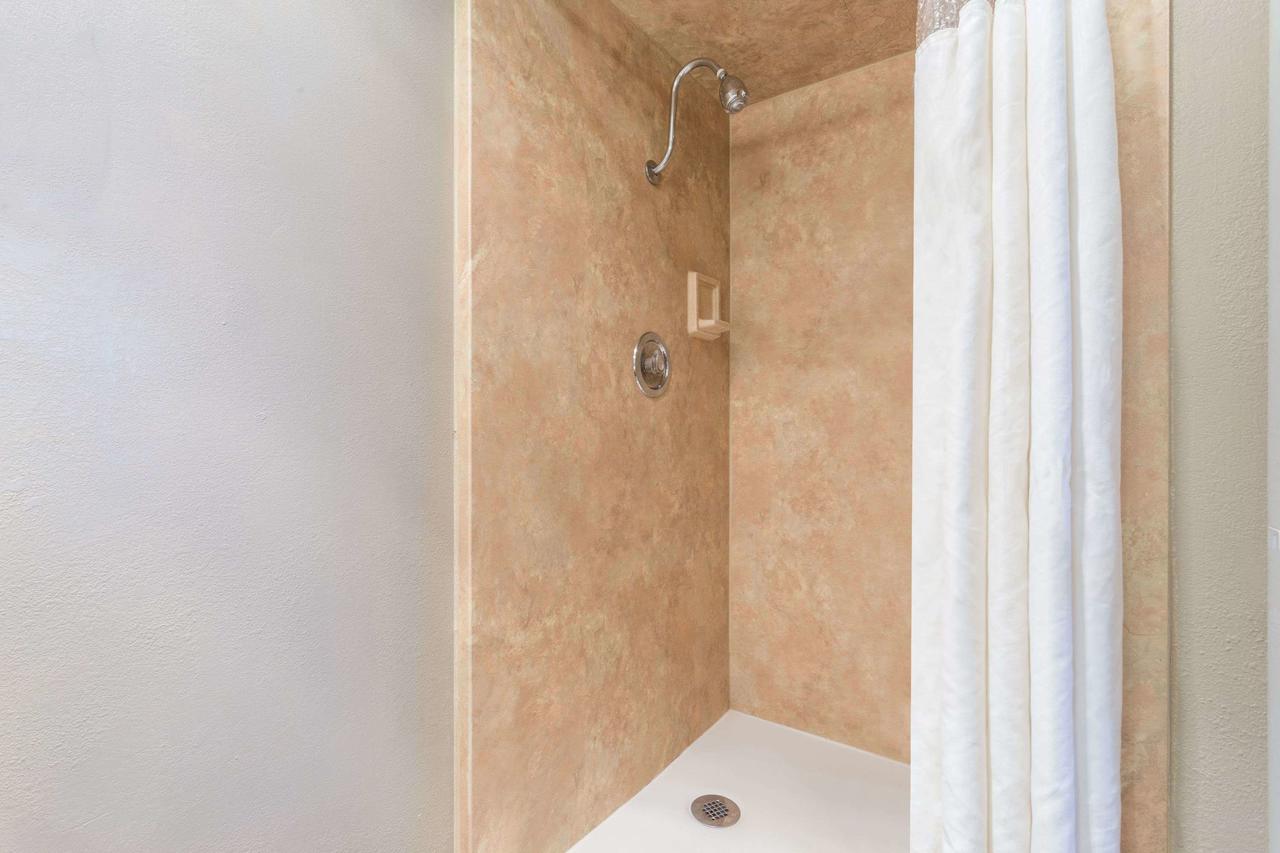 Travelodge By Wyndham Seattle University - thumb 18