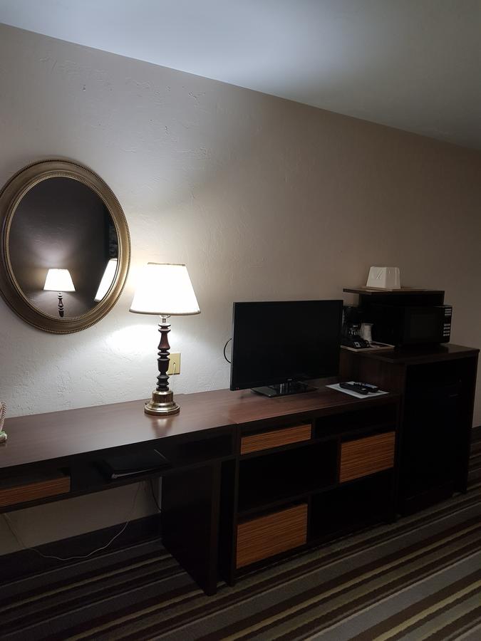 Super 8 By Wyndham Shelton - thumb 15