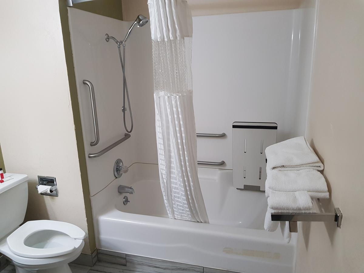 Super 8 By Wyndham Shelton - thumb 17