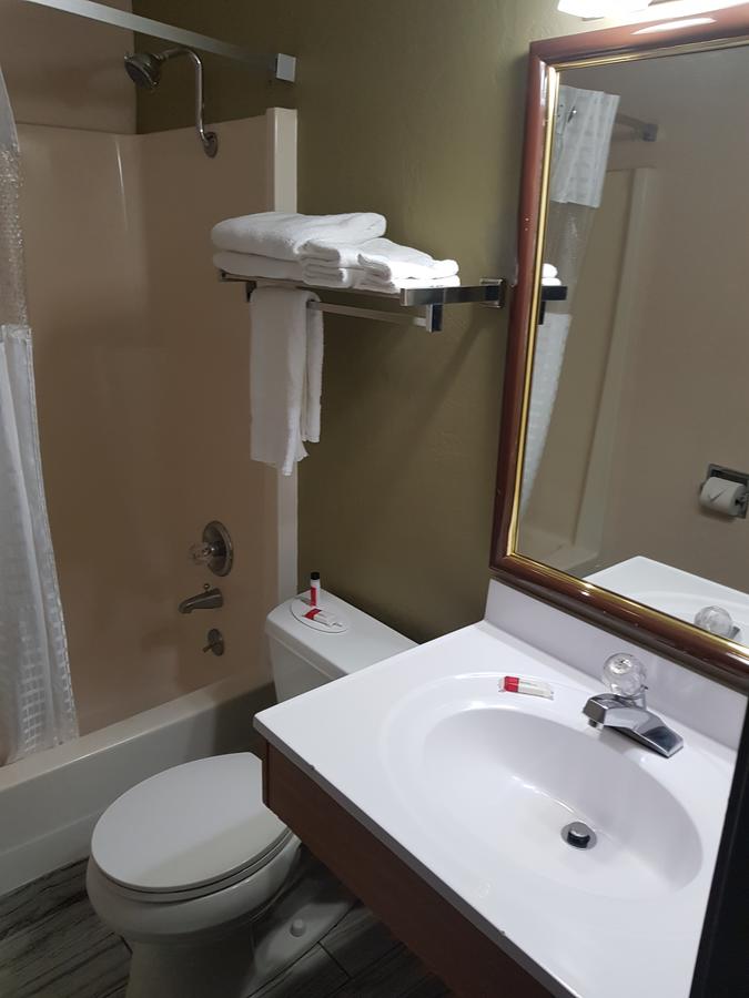 Super 8 By Wyndham Shelton - thumb 30