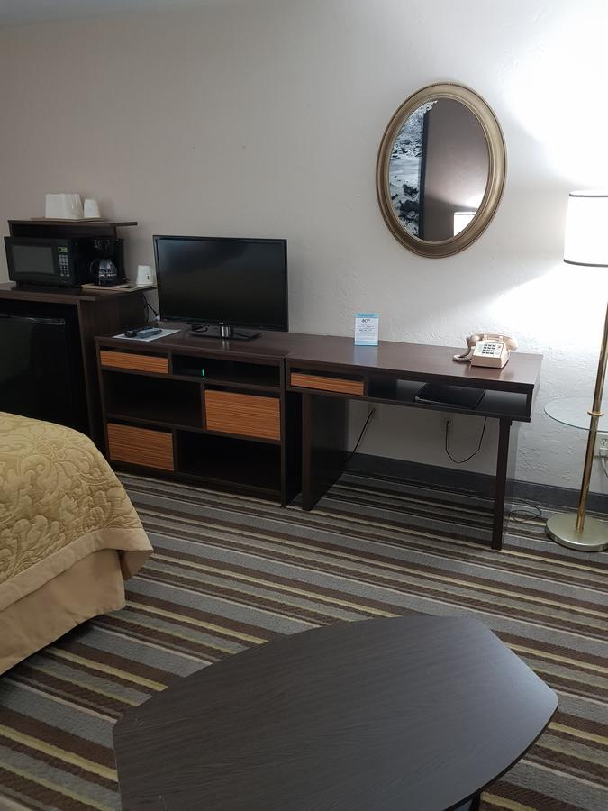 Super 8 By Wyndham Shelton - thumb 18