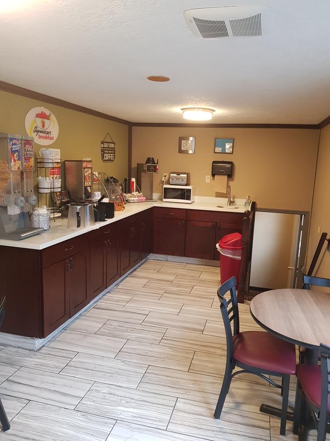 Super 8 By Wyndham Shelton - thumb 38