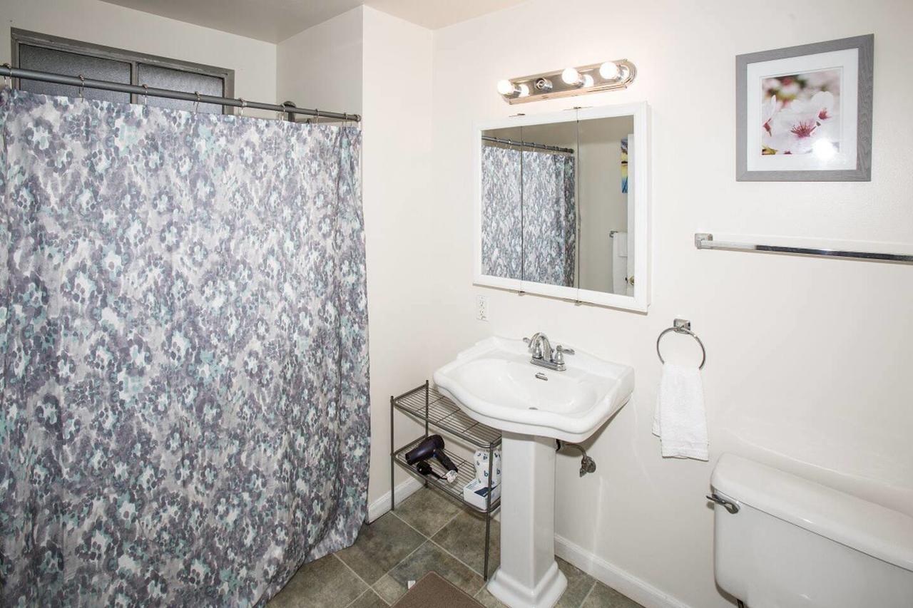 A- Greenlake Private Room - thumb 8